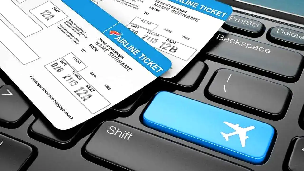 Flight Ticket Booking: ऑनलाइन फ्लाइट टिकट बुक करने से पहले जान लें ये जानकारी, नहीं तो जेब हो जाएगी तुरंत खाली